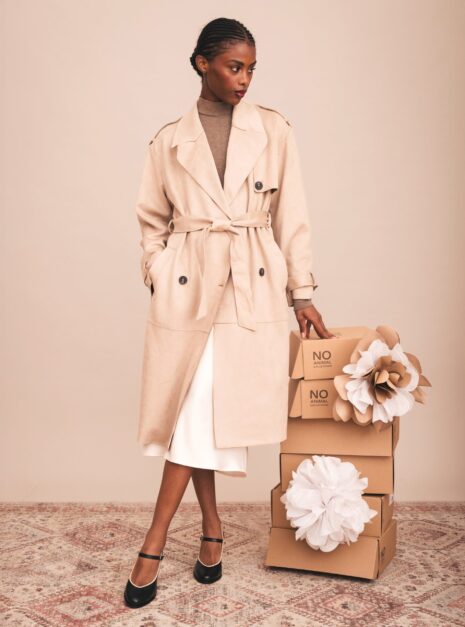 Escarpin vegan Martina noir — vue portée plein pied