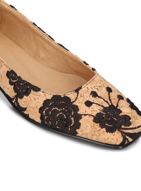 Louise_Brown_Cork_2_177b200e-ffca-4c2b-94d3-984a1ac10cd0.jpg nae louise