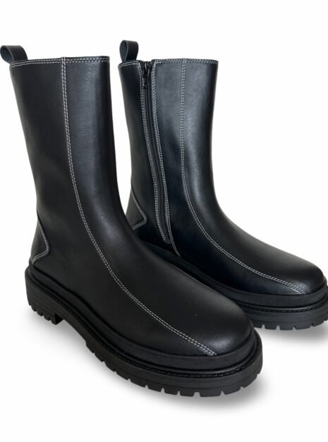 Reiko_Black_2.jpg nae reiko