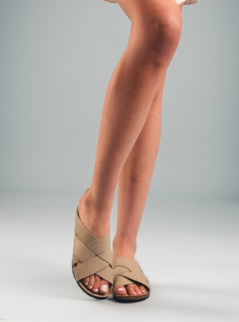 Sandale vegan Tanna verte — vue arrière sangles et semelle rembourrée